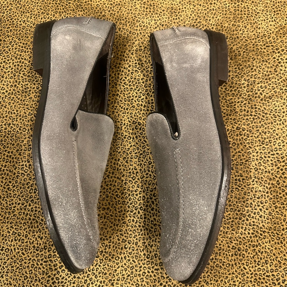 Men’s 13M gray suede slip on loafers w/rough brushed look by Johnston & Murphy - Picture 3 of 6